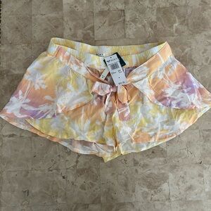 NWT ROXY Wrap Around Hawaiian‎ Palm Tree Print SHORTS  Women’s Size M